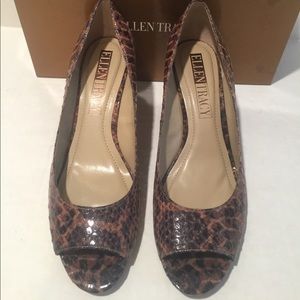 ELLEN TRACY COGNAC SNAKE PRINT PEEP TOE WEDGES 8.5