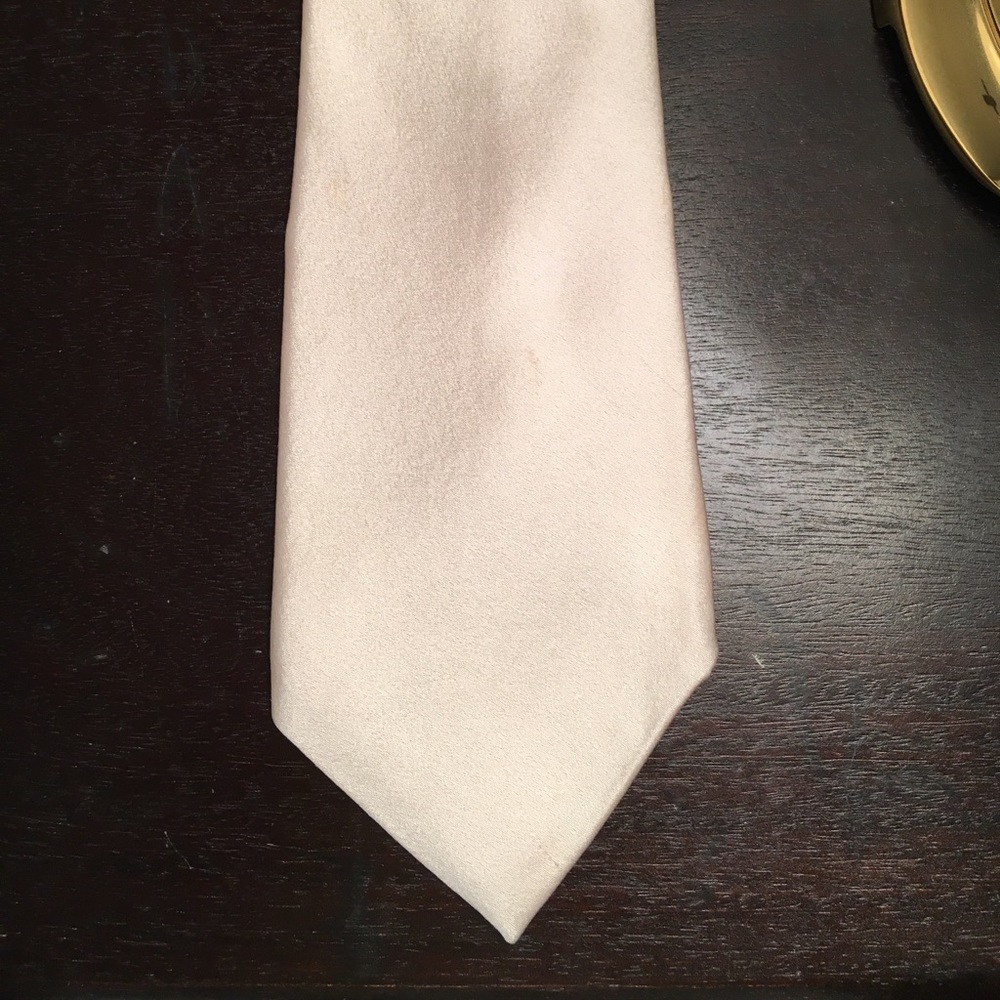 Cream Gold silk tie by Neiman Marcus