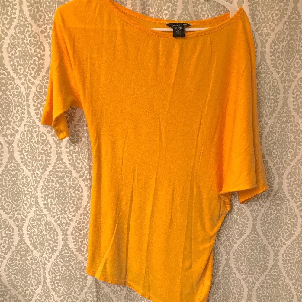 Off-shoulder top - Picture 3 of 3