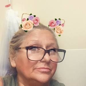 Meet your Posher, Connie