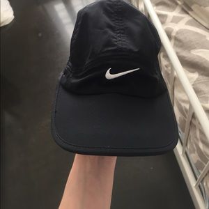 Nike featherlight dry fit hat