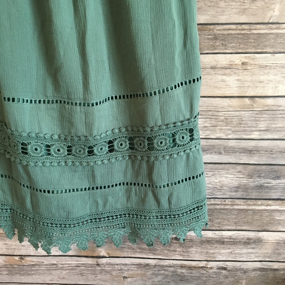 Closet Clear Out š Romeo & Juliet Couture dress - Picture 3 of 8