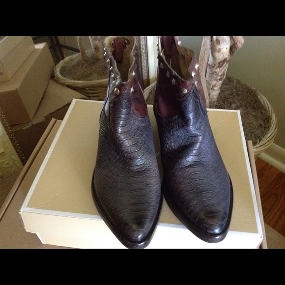 Mr. Wolf Studded Leather Ankle Boot - Picture 3 of 5