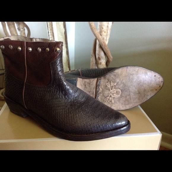 Mr. Wolf Studded Leather Ankle Boot - Picture 5 of 5