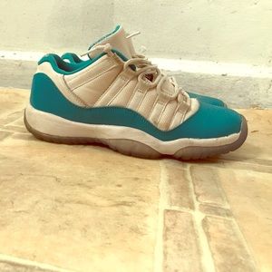 Air Jordan's aqua 11s