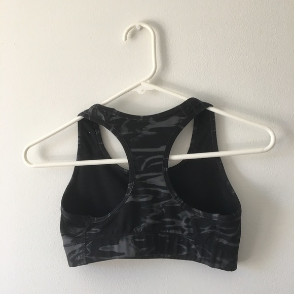 ❣️SALE❣️MAKE OFFERS!! Black Nike Sports Bra - Picture 3 of 4