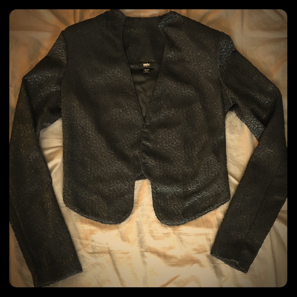 Cropped blazer