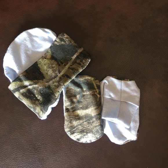 Camo infant gown - Picture 3 of 3