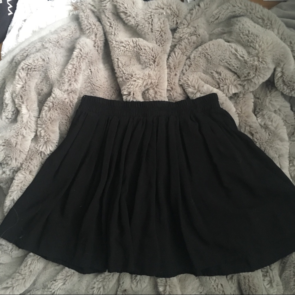 Black skater skirt