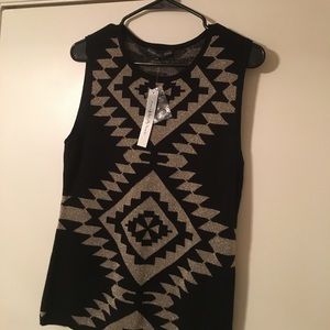 Brand new Harper Shell metallic designed blouse.