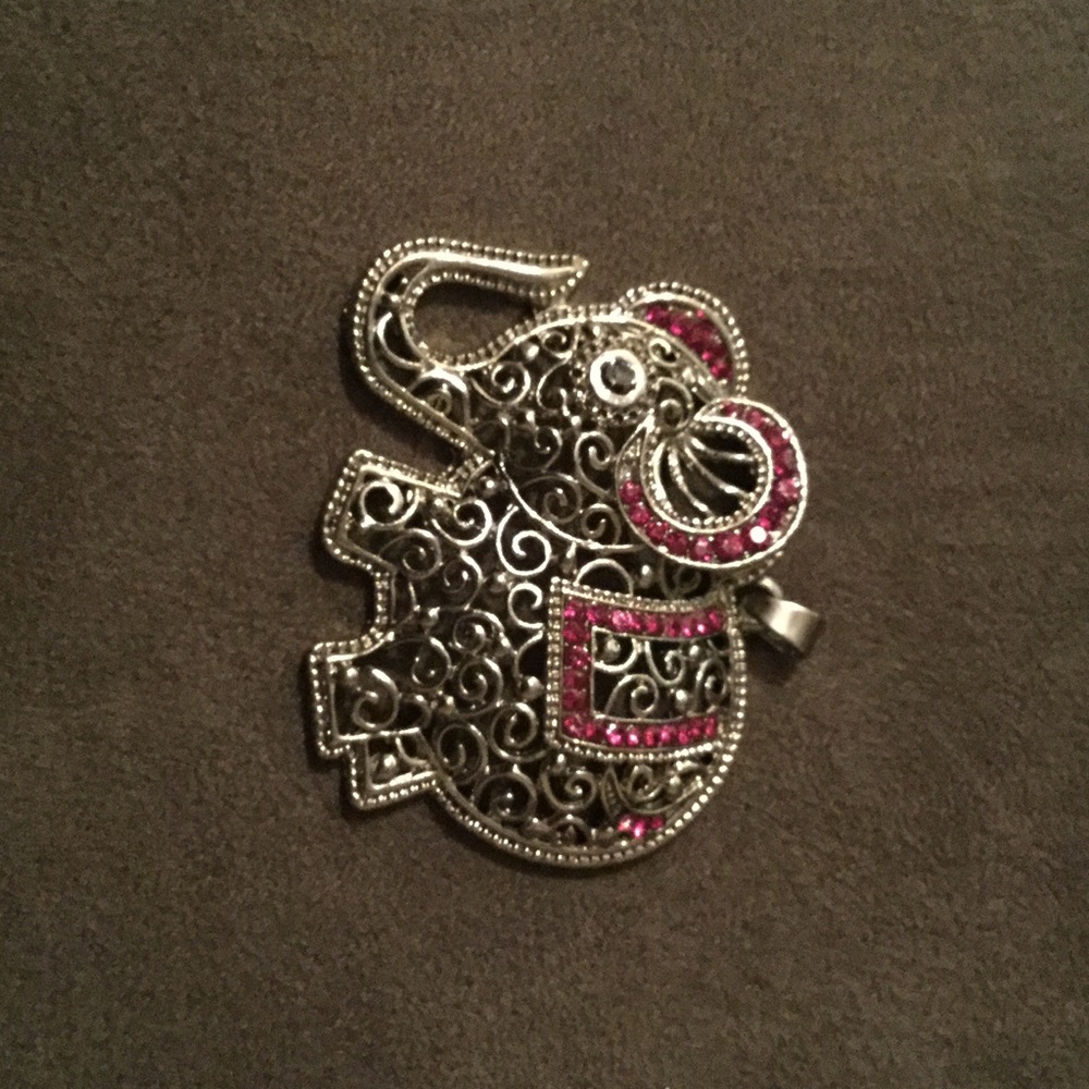 Elephant pendant