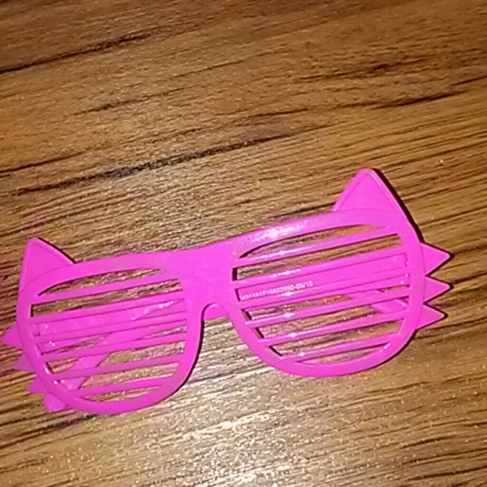 Cat eye glasses