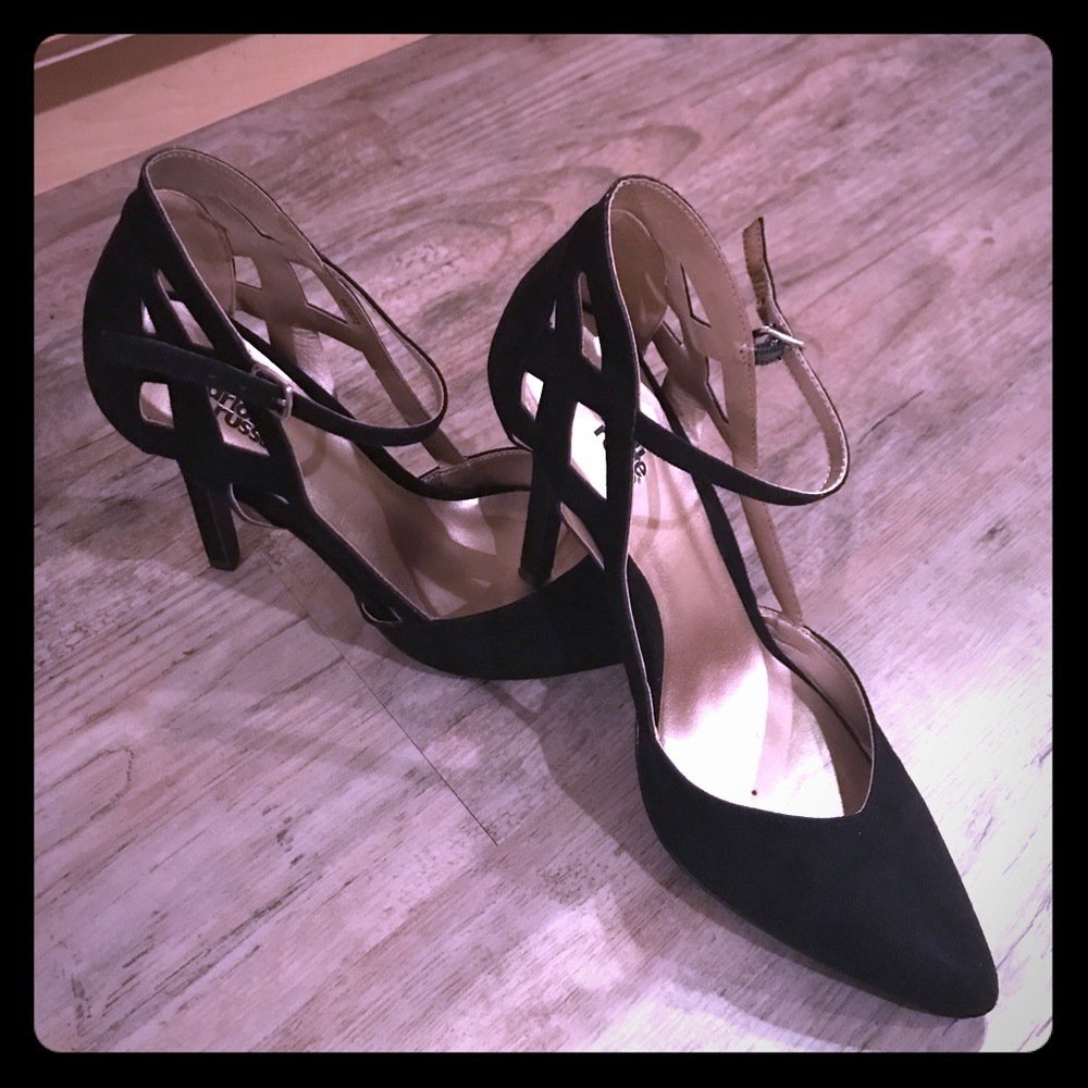 Stunning black heels