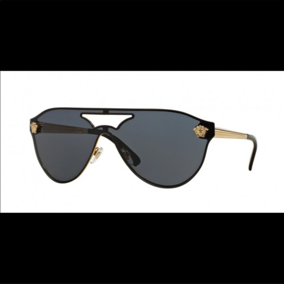 Versace 2161 Sunglasses Gold and Black - Picture 3 of 4