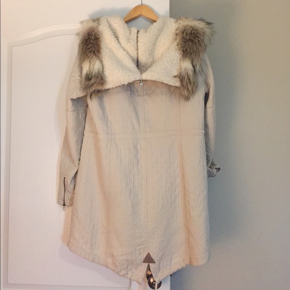 🚫sold🚫 Anthropologie fur hood parka - Picture 3 of 8