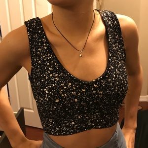 Black Speckled Notch Crop Top