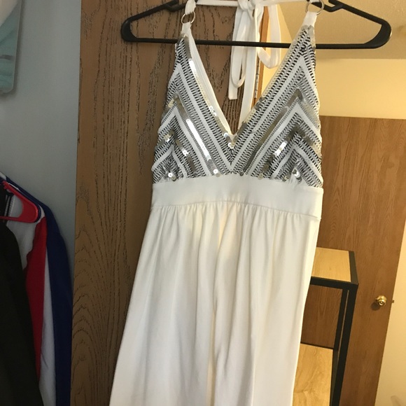 White dress - Picture 1 of 2