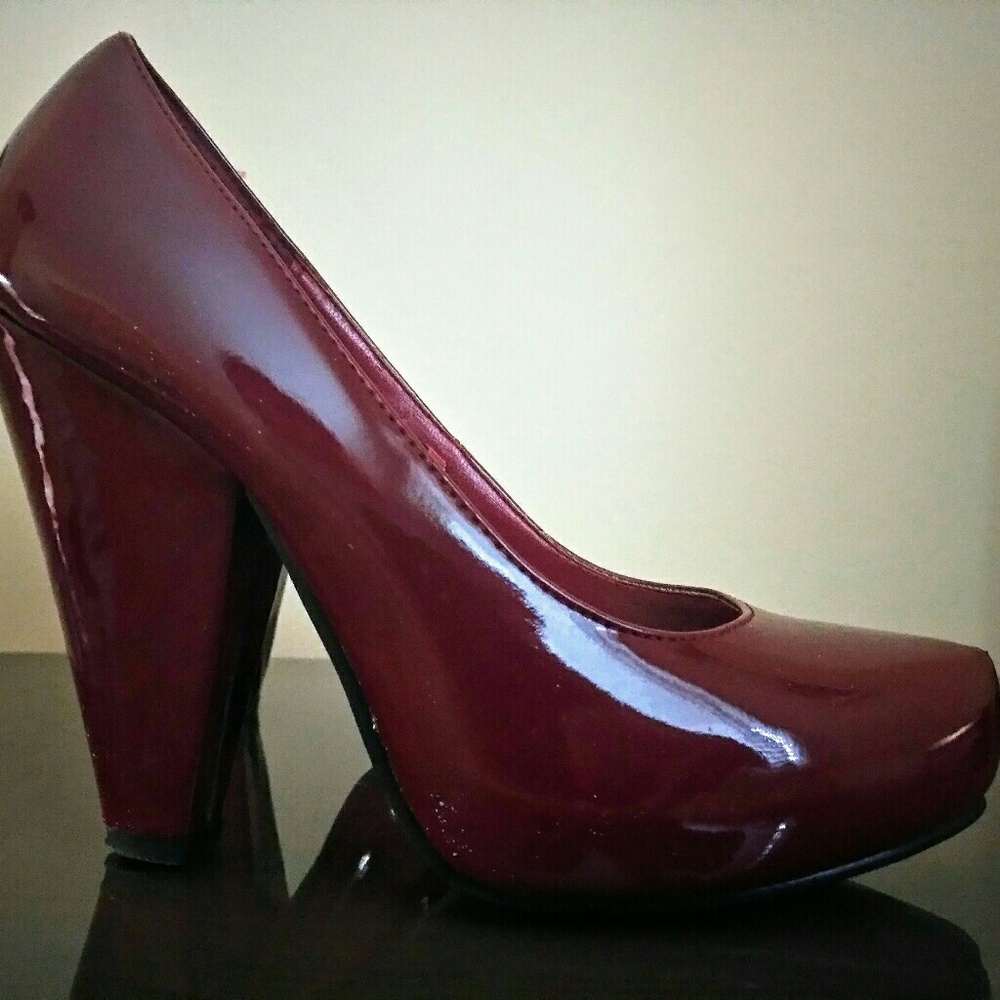Lacquer/Patent Burgundy shoes