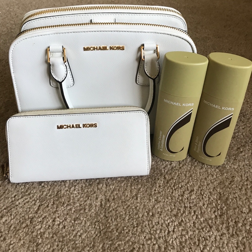 MK white purse with matching wallet SOLD - Picture 1 of 4