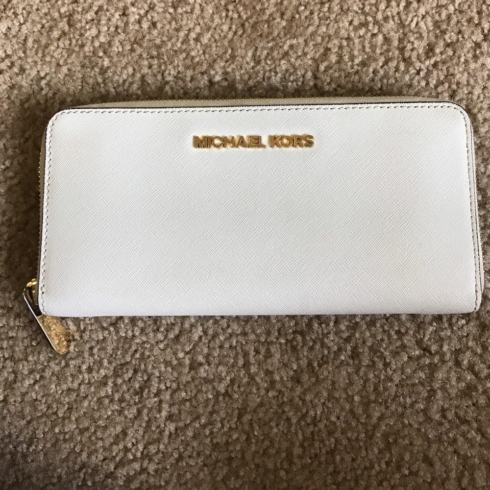 MK white purse with matching wallet SOLD - Picture 2 of 4
