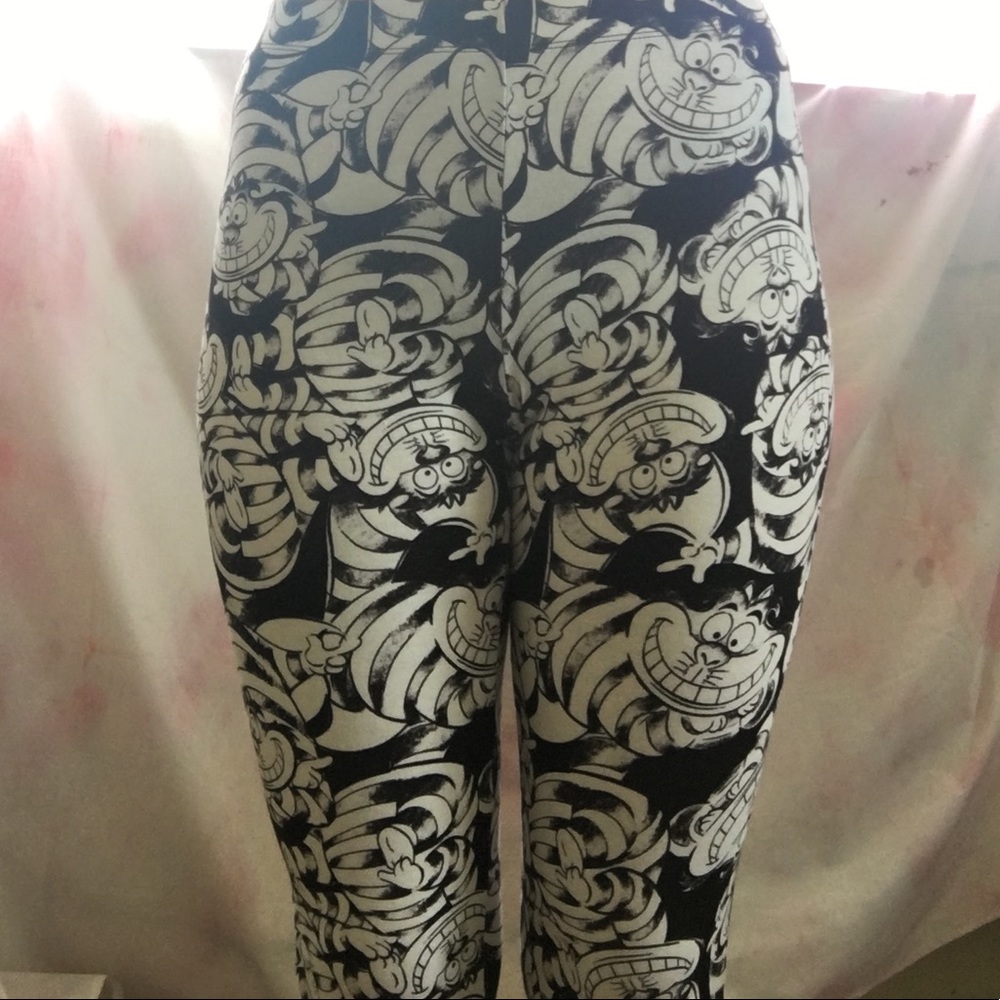 Hot Topic Cheshire Cat Leggings