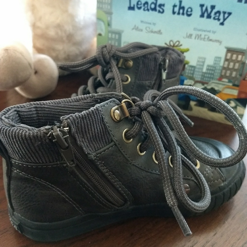 Stylish European kid's high-top sneakers!