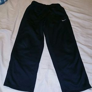 Boys Nike Therma fit sweatpants