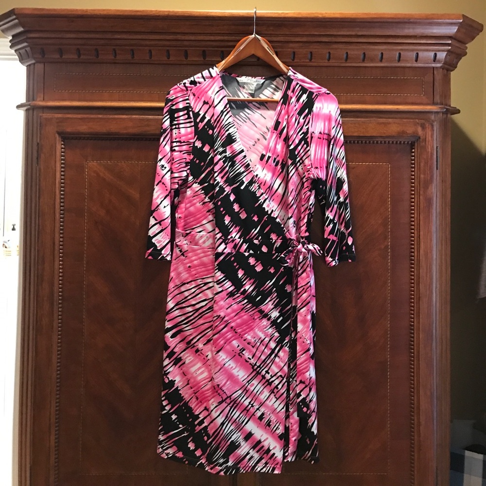 Flattering Peter Nygard wrap dress!