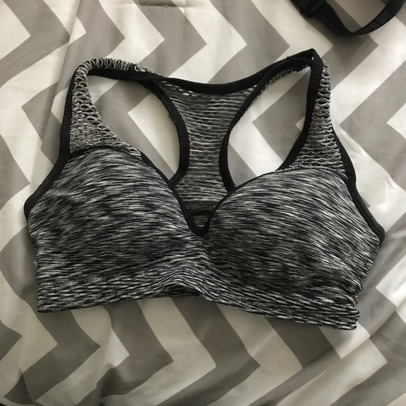 Sports bra. - Picture 1 of 1