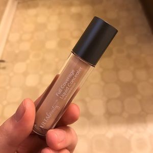 LAST CHANCE!! Ultra Full coverage Concealer
