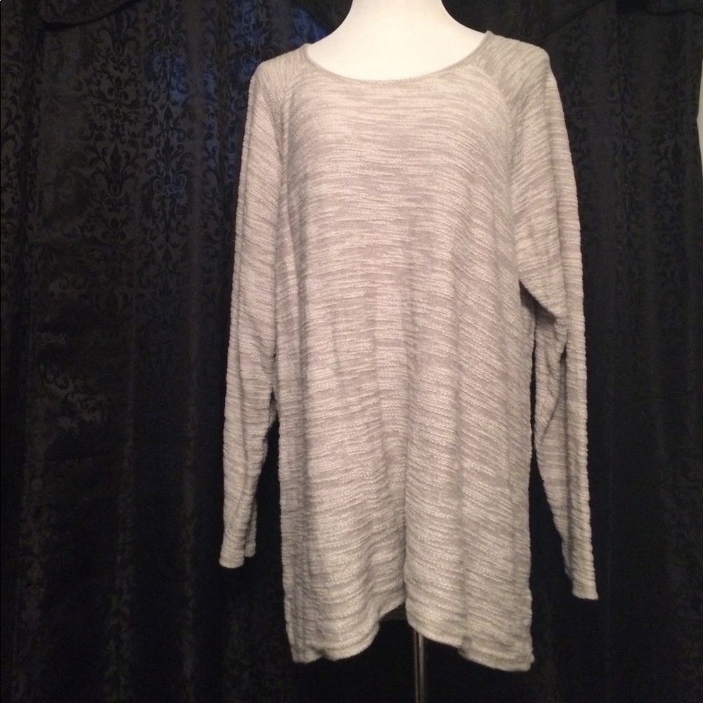 🎉New!🆕🔛ON Sweater🔝🆕