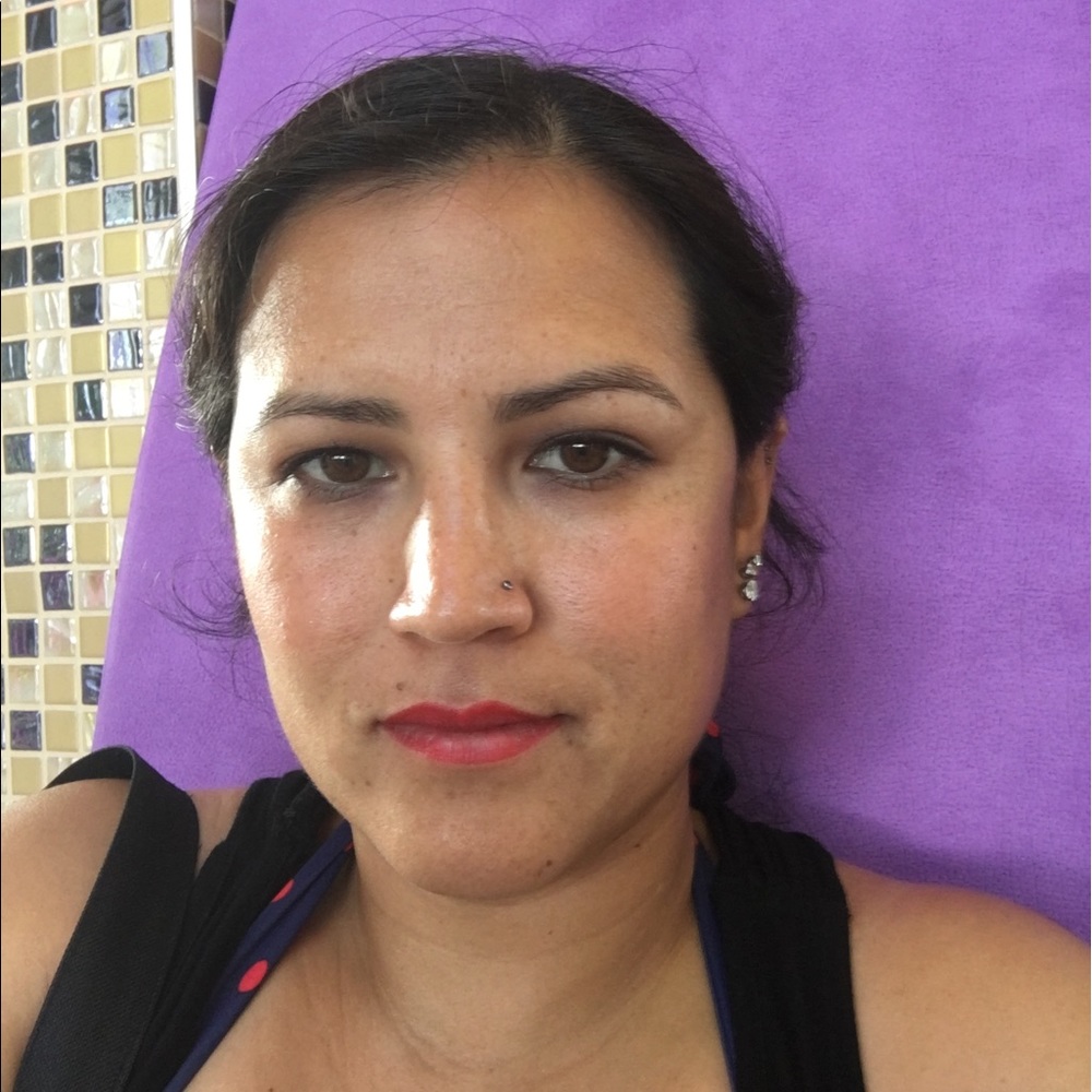 Meet your Posher, Ana