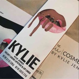 Kylie velvet lip kit charm new