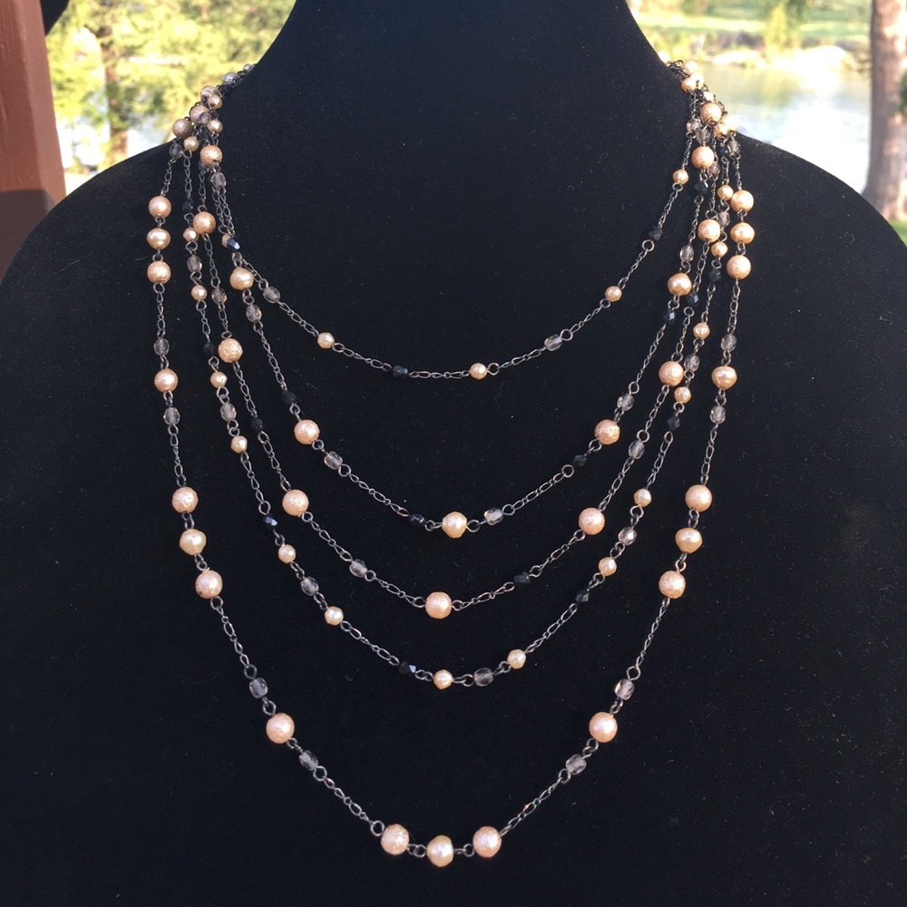 EUC White House Black Market Necklace