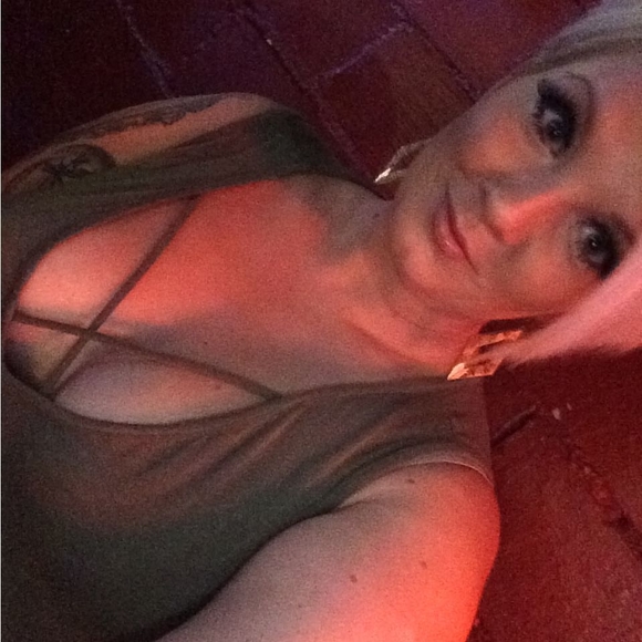 Meet your Posher, Cassandra - Picture 1 of 1