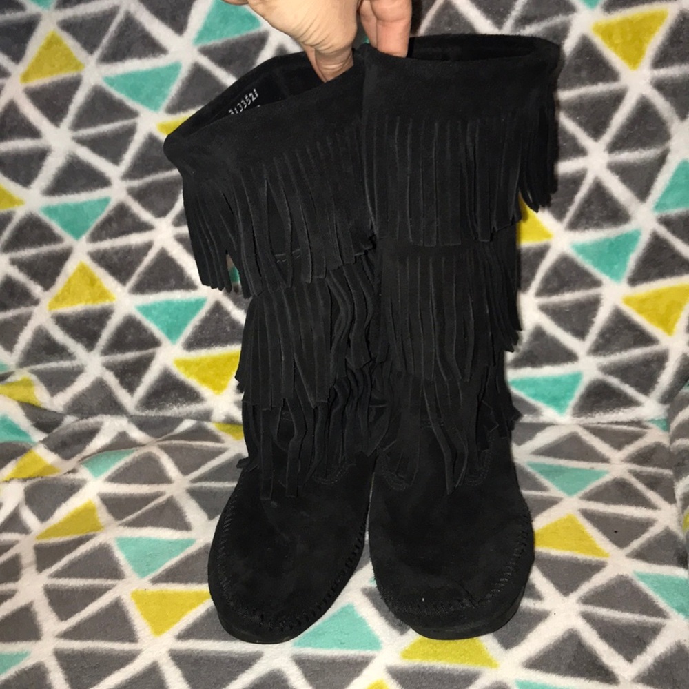 Minnetonka 3-layer fringe boots