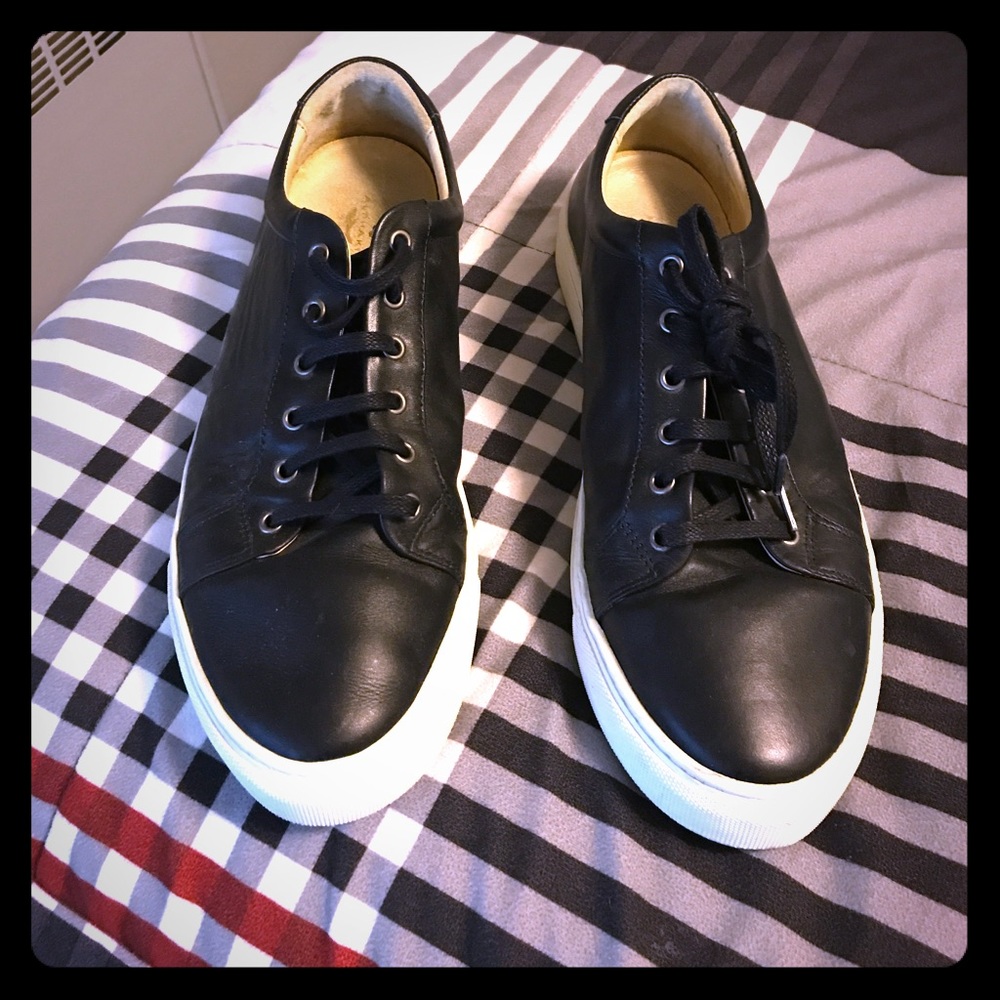 Alpha kilo black casual shoes