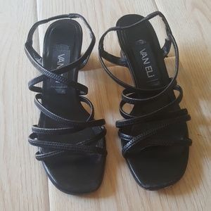 VANELI Wondeful strappy Heels
