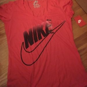 Women's Nike Tshirt