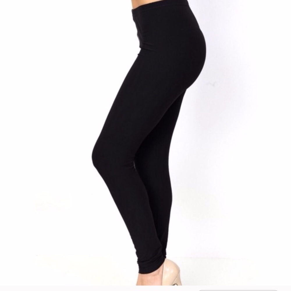 NWT Black Leggings