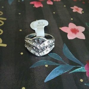 Marcasite Style Ring "Royal Crown"