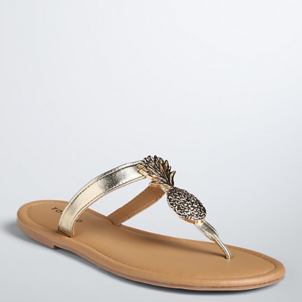 🌸3/$13 Torrid Pineapple Sandals