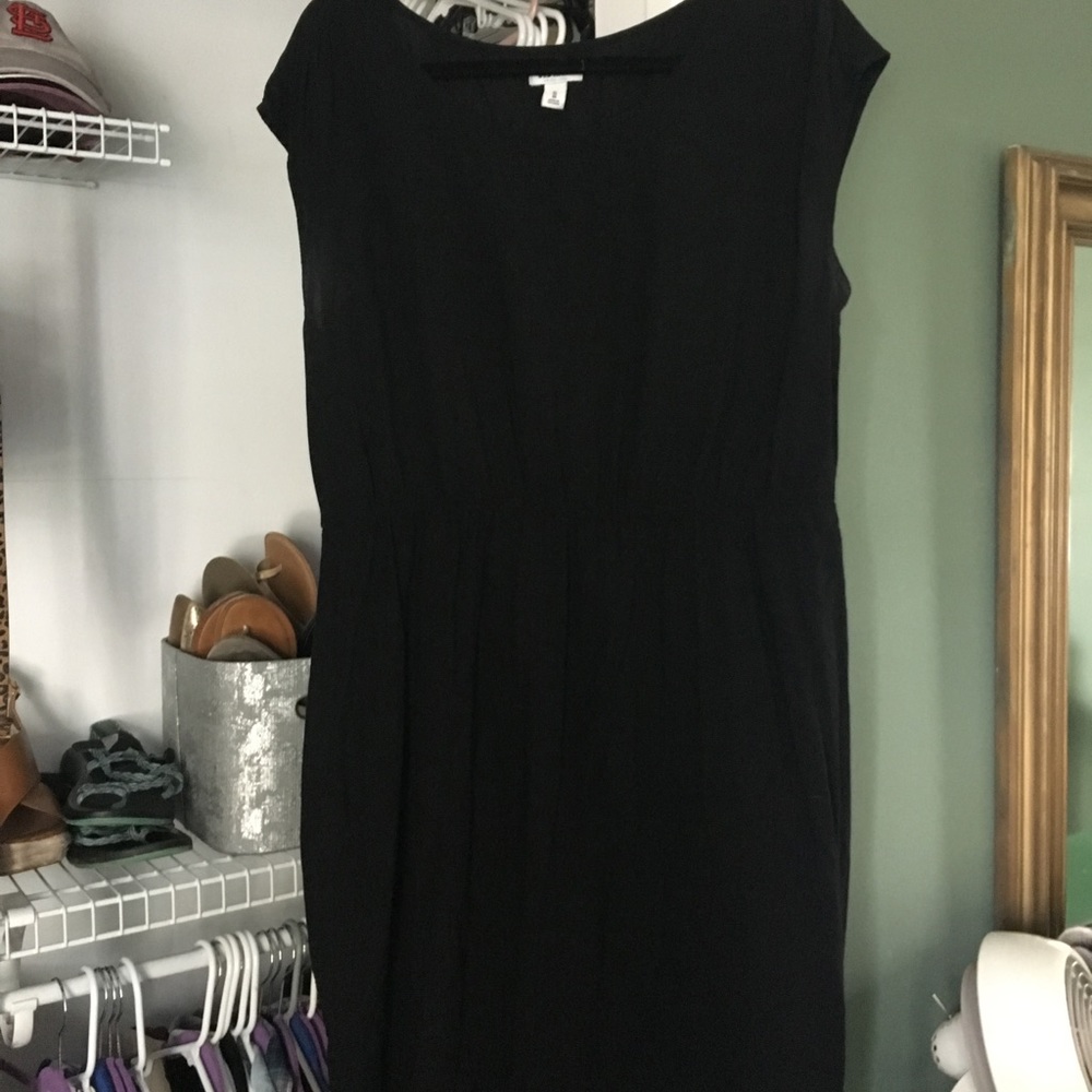 Old Navy black cinch-waist sheath dress