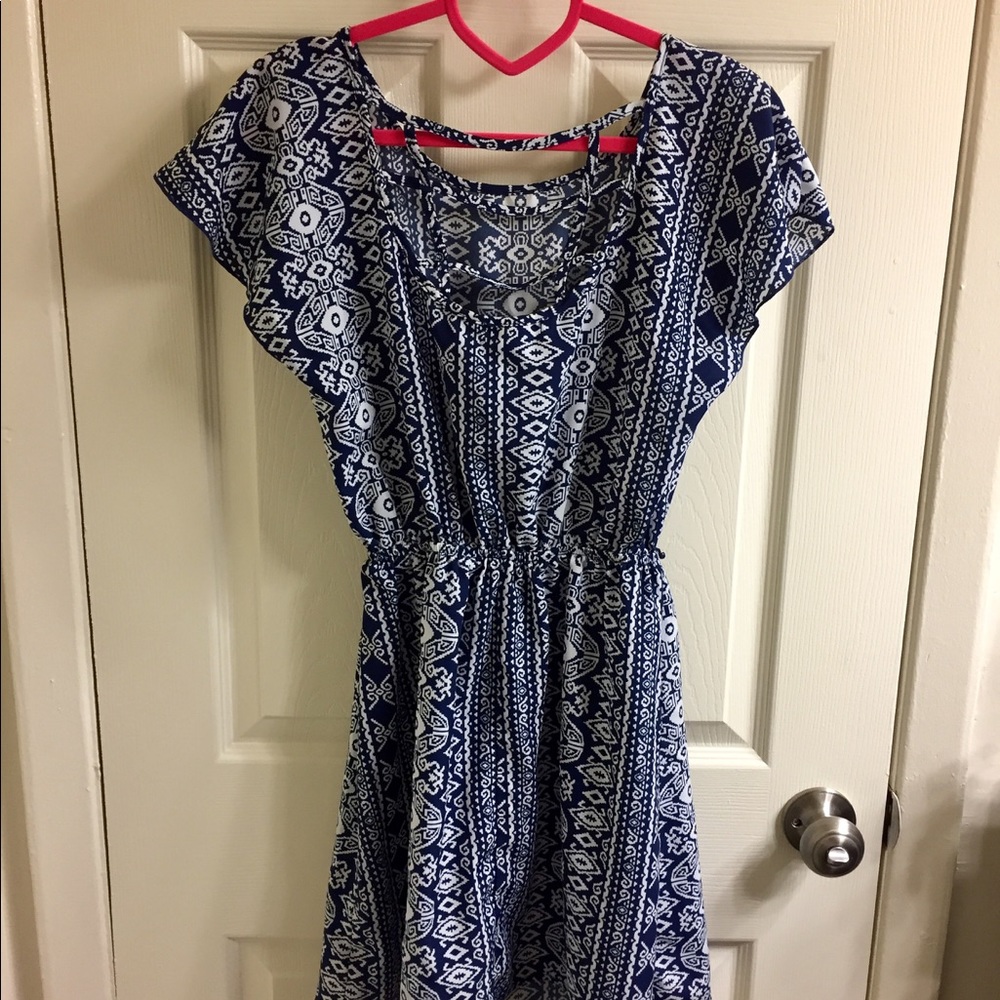Beautiful Aztec Print Navy and White Dress - Picture 4 of 4