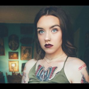 Meet your Posher, Ashley