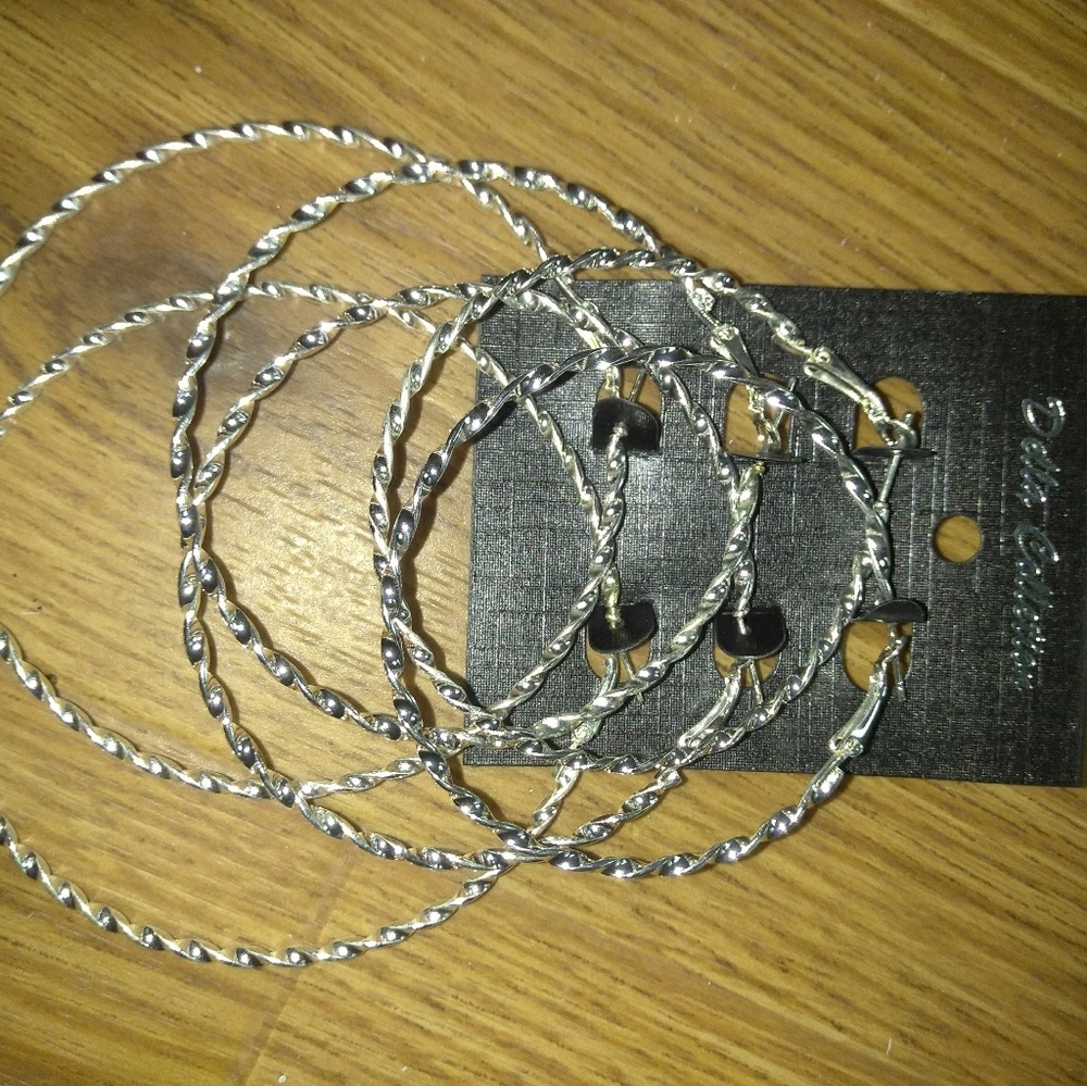 Earrings - Picture 7 of 8