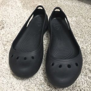 Black crocs