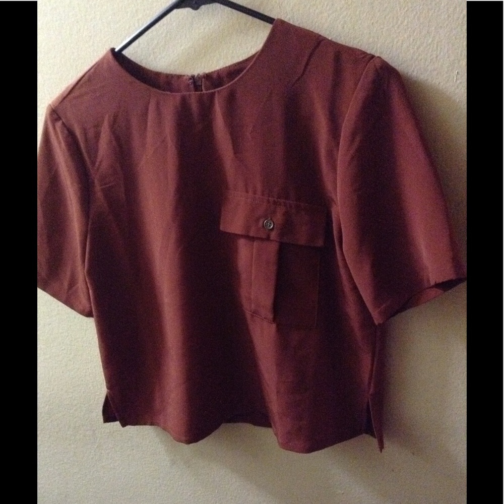Button pocket crop top