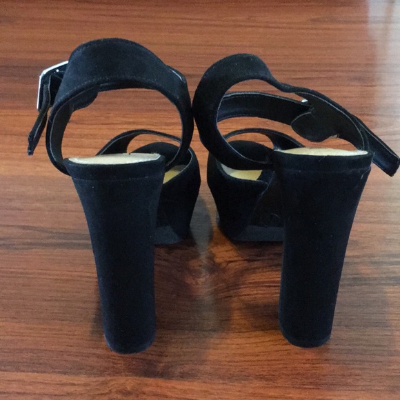 Sold - Picture 3 of 4