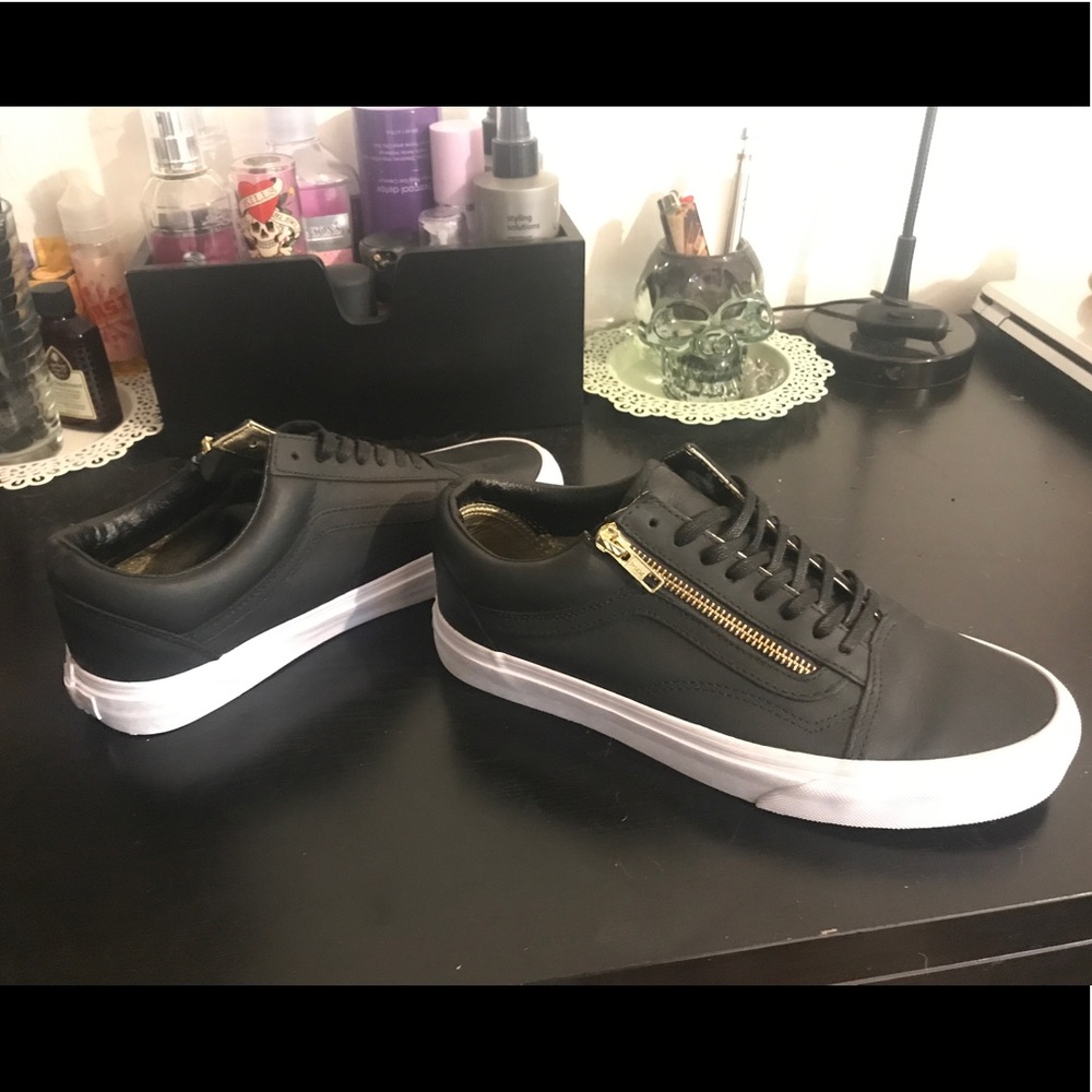 VANS LEATHER OLD SKOOL ZIP SHOES size 8W 6.5M